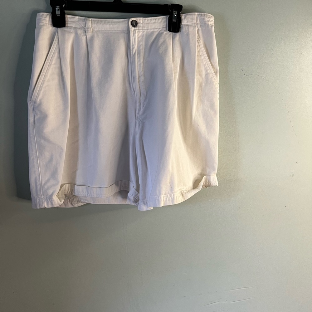 St John Bay khaki white preppy shorts mid rise